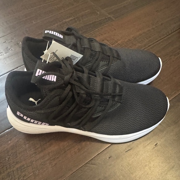 NWT black Puma sneakers athletic outdoor shoes everyday casual activewear size 7 - Picture 6 of 7